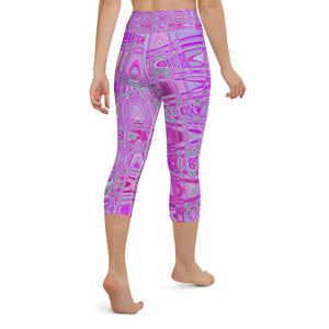 Capri Yoga Leggings | Cool Abstract Magenta Retro Zigzag Waves