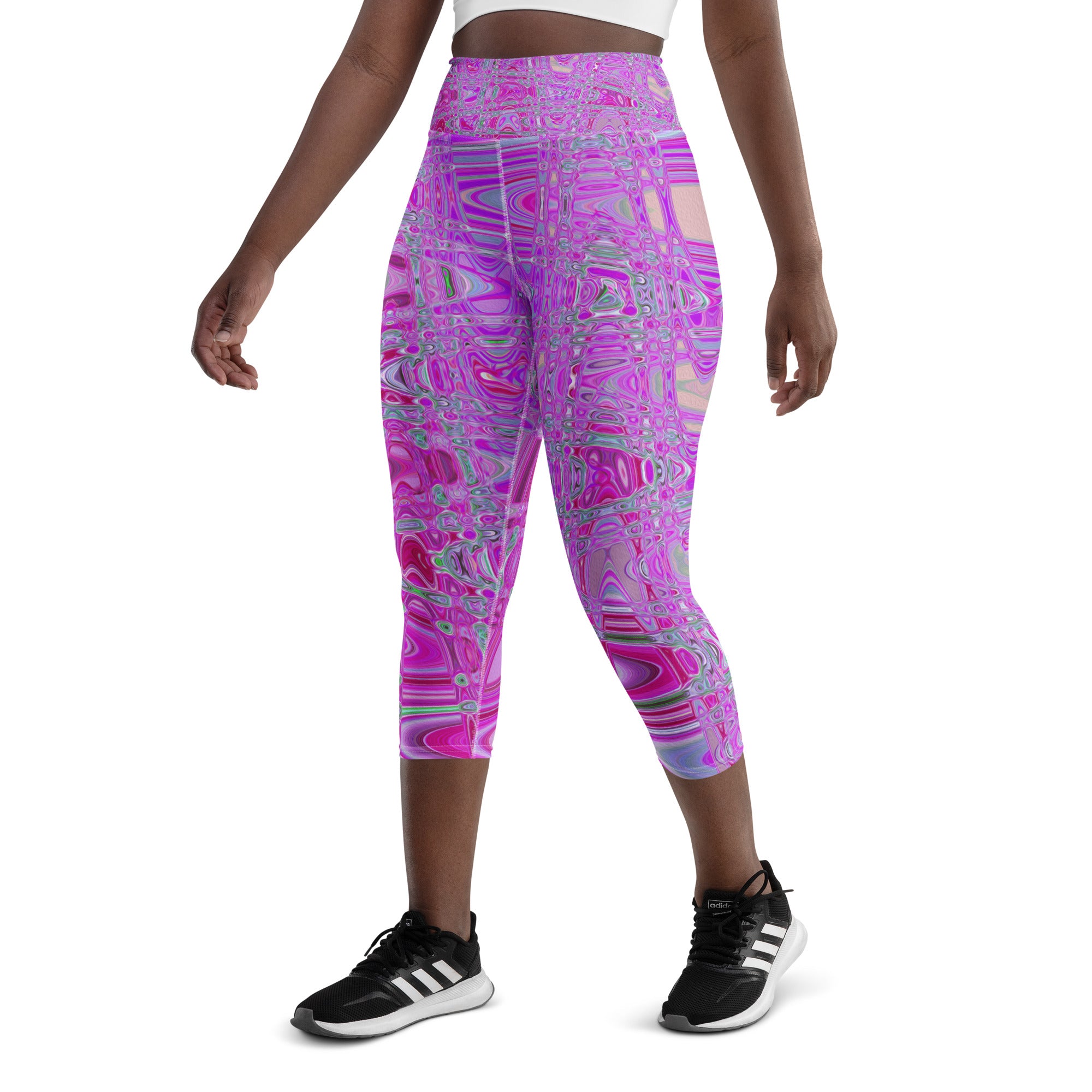 Capri Yoga Leggings | Cool Abstract Magenta Retro Zigzag Waves