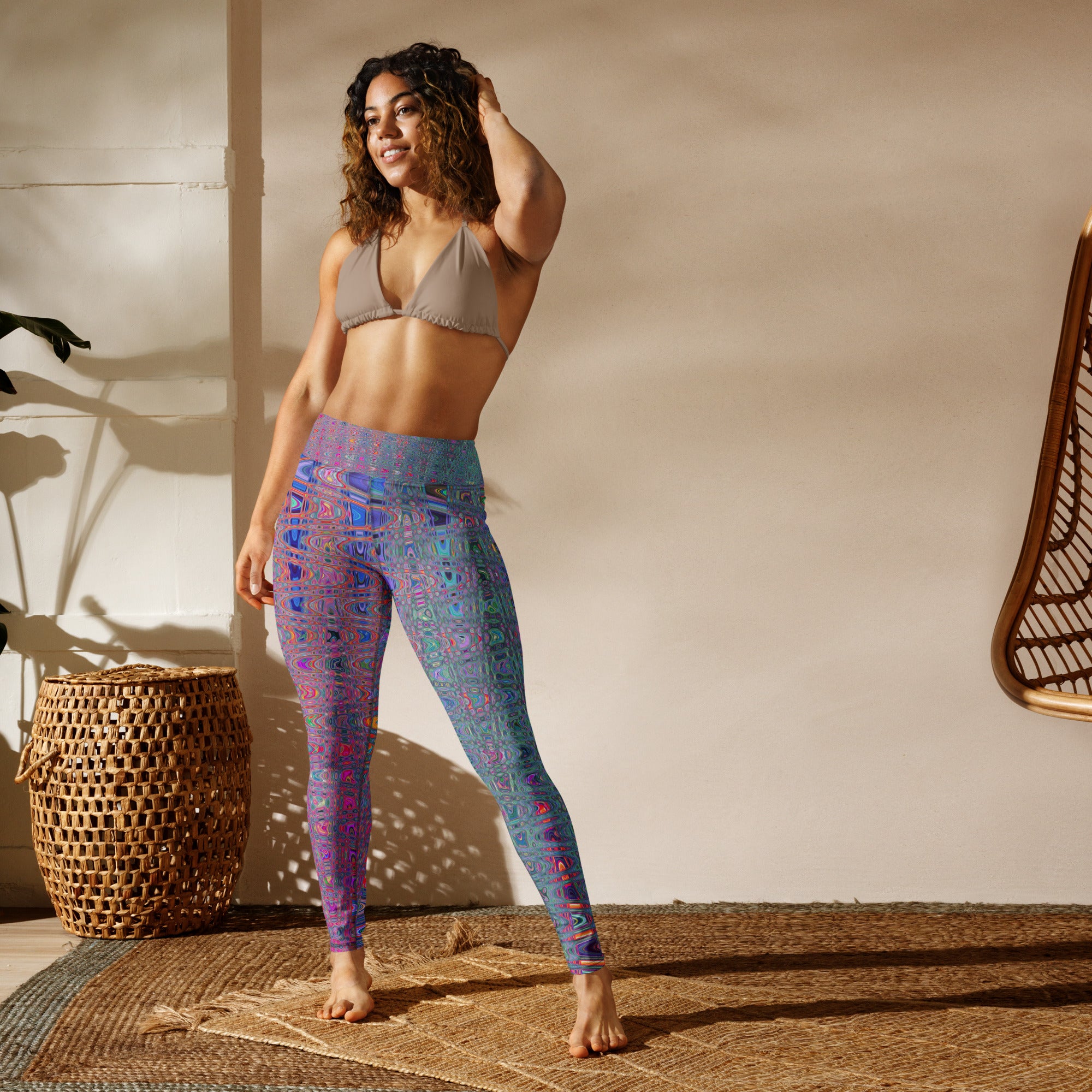 Yoga Leggings for Women | Abstract Kaleidoscopic Retro Boomerang Waves