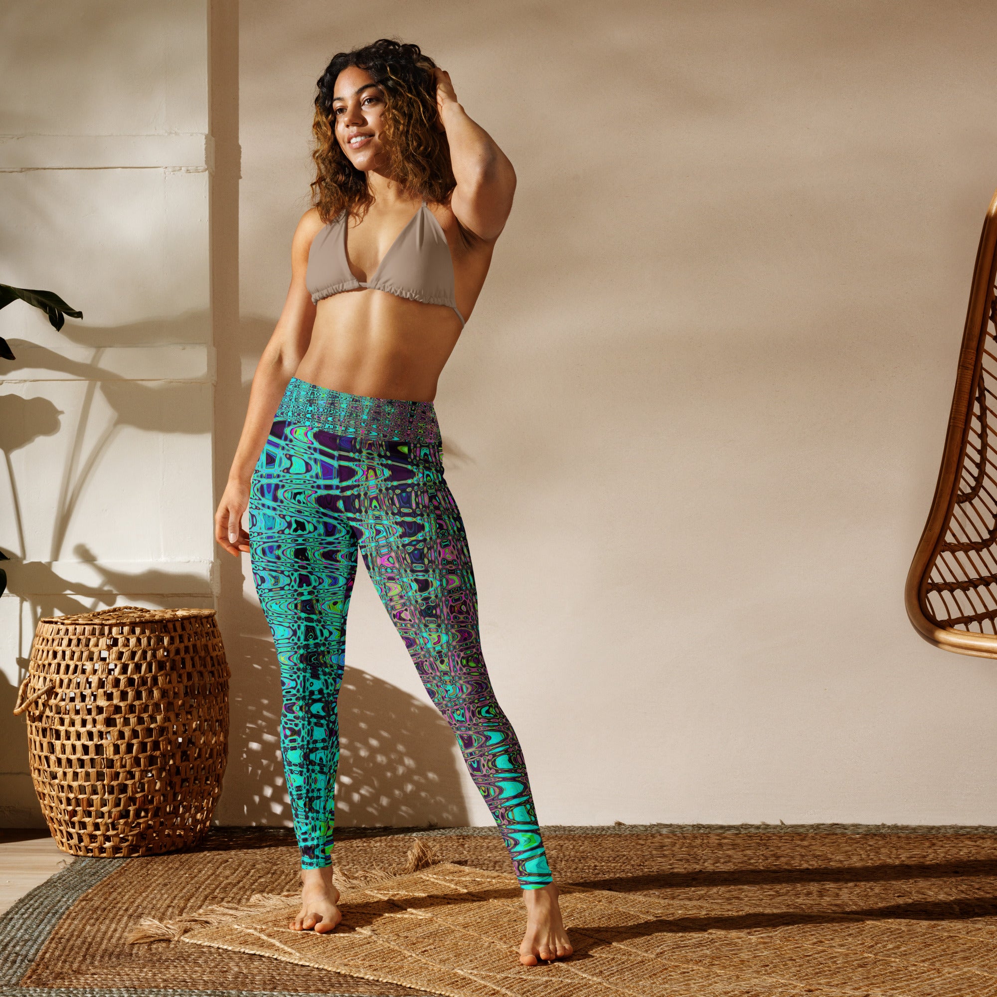 Yoga Leggings for Women | Abstract Kaleidoscopic Aqua Retro Boomerang Waves
